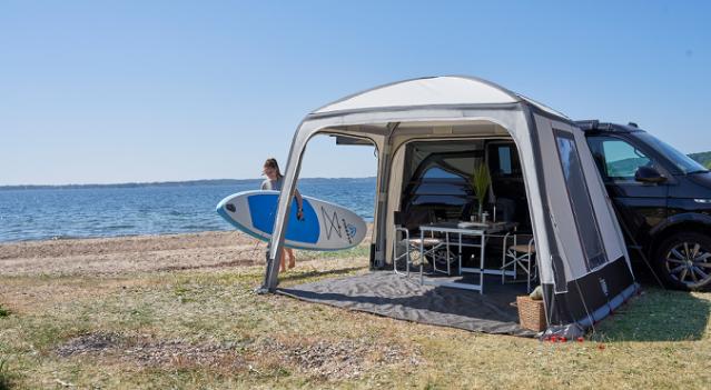 Luftvorzelt mit Fahrzeugspezifischer Schleuse